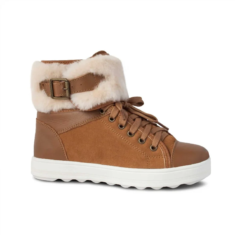 Ladies Champ Sheepskin Trimmed Boot In Brown